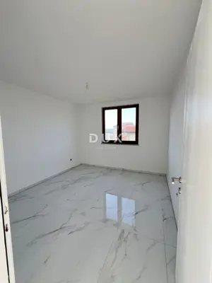 Stan 81,6 m², Poreč - renoviran, okućnica i parking - 13