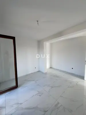 Stan 81,6 m², Poreč - renoviran, okućnica i parking - 10