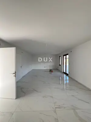 Stan 81,6 m², Poreč - renoviran, okućnica i parking - 11