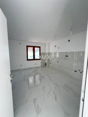 Apartment 81.6 m², Poreč - renovated, yard and parking