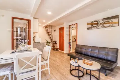 Prekrasan stan u Rovinju – 55 m², dvokatni, s pogledom na stari grad - 8