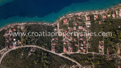 Građevno zemljište, Šolta, 100 m od mora i mirna lokacija