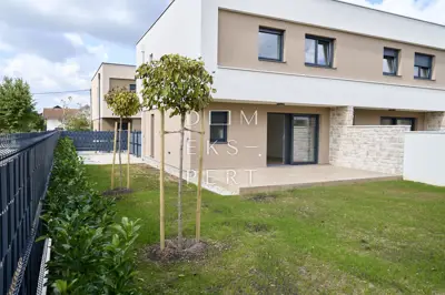Dugo Selo - Zapad, Dugo Selo, kuća u nizu na mirnoj lokaciji, 112 m²