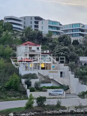 Vila 4 spavaće sobe, Žrnovo na Korčuli, prvi red do mora - 13