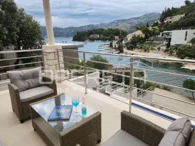 Vila 4 spavaće sobe, Žrnovo na Korčuli, prvi red do mora - 16