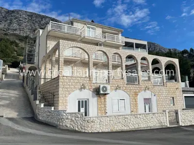 Haus in Omiš, Panoramablick auf das Meer und die Inseln