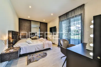 Vila 167 m², Kaštel Kambelovac, pogled na more i bazen - 21