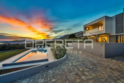 Vila 167 m², Kaštel Kambelovac, pogled na more i bazen - 6