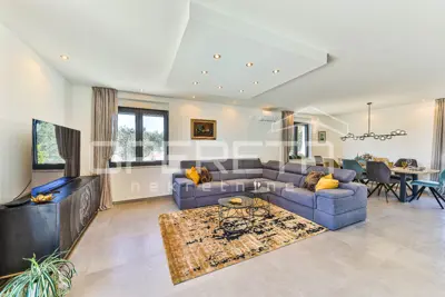 Vila 167 m², Kaštel Kambelovac, pogled na more i bazen - 7