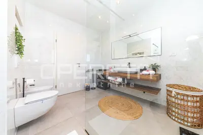 Vila 167 m², Kaštel Kambelovac, pogled na more i bazen - 18