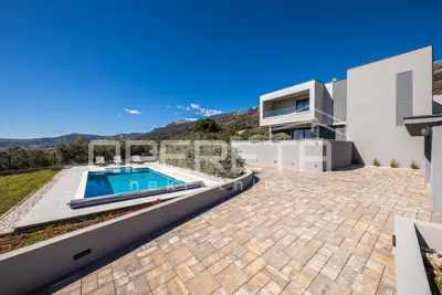 Vila 167 m², Kaštel Kambelovac, pogled na more i bazen - 22