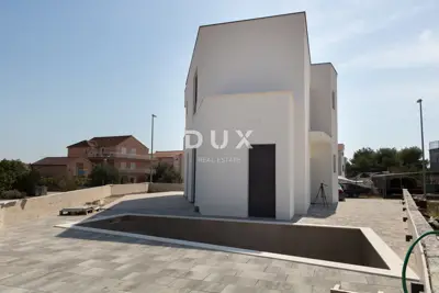 Vodice, Srima, kuća, 134,29 m², s bazenom - 11