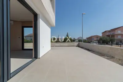 Vodice, Srima, kuća, 134,29 m², s bazenom - 9