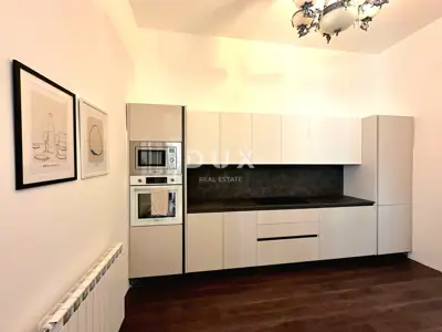 Pula, centar, stan, 133,96 m², renoviran, pješačka zona - 11