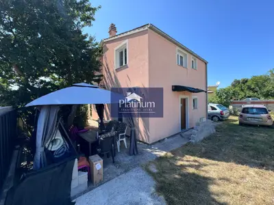 Istra barban okolica kuća sa 2 stana