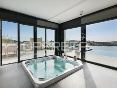 Luksuzna vila s bazenom, 300 m², Zatoglav - 10