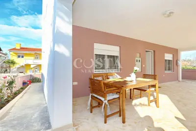 Haus 309 m², Vir - 3 Apartments und Meerblick - 5