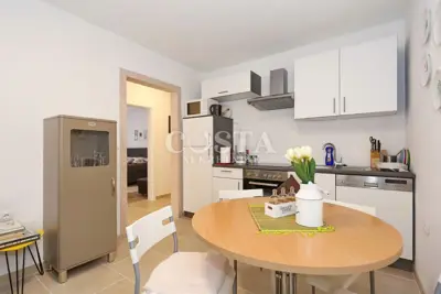 Haus 309 m², Vir - 3 Apartments und Meerblick - 12