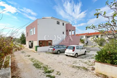 Haus 309 m², Vir - 3 Apartments und Meerblick - 3