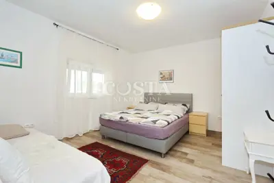 Haus 309 m², Vir - 3 Apartments und Meerblick - 18