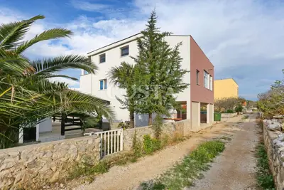 Kuća 309 m², Vir - 3 apartmana i pogled na more