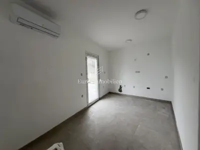 Crikvenica, 1S+DB, balkon, velika terasa, pogled more