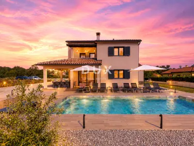 House 151 m², Labin - pool and landscaped yard