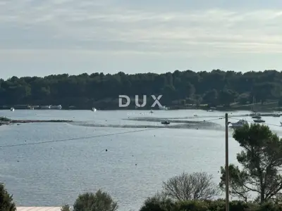 Semi-detached house 246 m², Medulin - sea view from all floors - 6