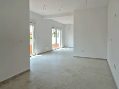 Apartment, ground floor, Tar-Vabriga - 3 bedrooms and a 110 m² yard - 3