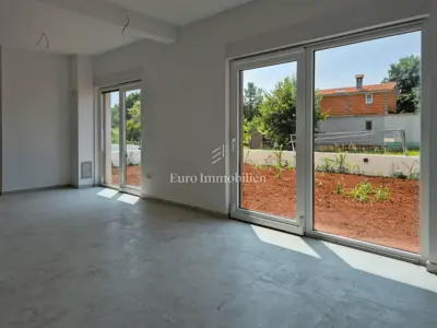 Apartment, ground floor, Tar-Vabriga - 3 bedrooms and a 110 m² yard - 5