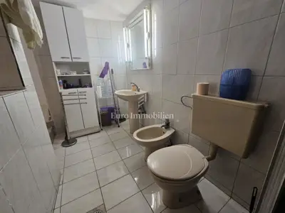 Otok Krk - Dobrinj - kamena kuća u centru mjesta - 8
