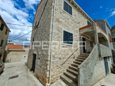 Kamena kuća 380 m², Sutivan na Braču, blizu mora - 2