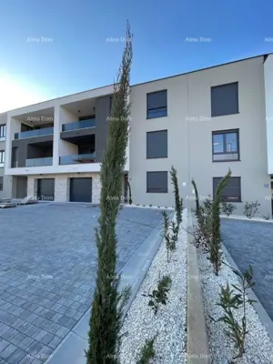 Verkauf! Wohnung in Neubau mit 3 Schlafzimmern und zwei Parkplätzen, Pula, Valdebek! S4