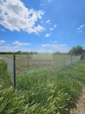 Land 4,061 m², Obrezina - along an asphalt road
