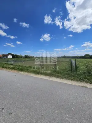 Land 4,061 m², Obrezina - along an asphalt road - 3