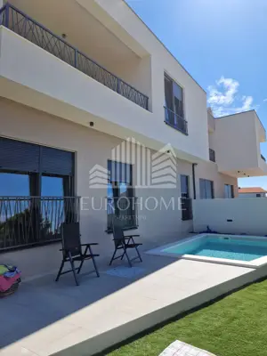 House 241 m², Vodice - pool and garage
