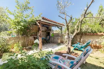 House 125 m², Premantura - multiple apartments and yard - 3