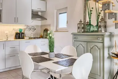 House 125 m², Premantura - multiple apartments and yard - 11