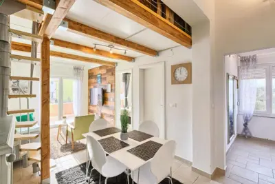 House 125 m², Premantura - multiple apartments and yard - 10