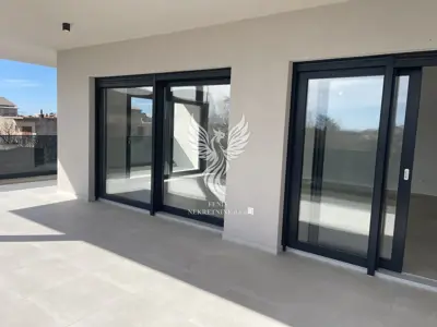 Wohnung zum Kauf in Tribunj, 133 m²