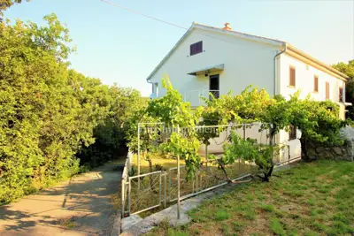 Haus mit Bauland - 3