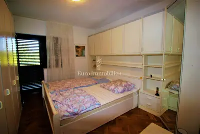 Haus mit Bauland - 10