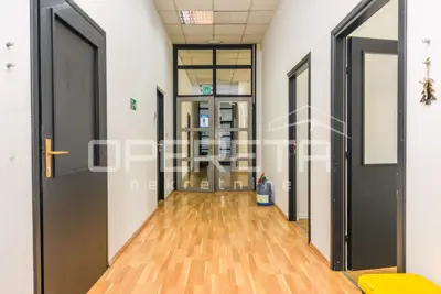 Uredski prostor 158 m², Borongaj - 3 ureda i 2 parkirna mjesta - 7