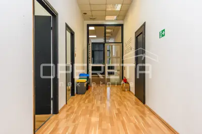 Uredski prostor 158 m², Borongaj - 3 ureda i 2 parkirna mjesta - 6