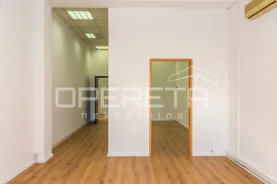 Uredski prostor 158 m², Borongaj - 3 ureda i 2 parkirna mjesta - 8
