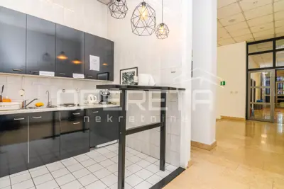Uredski prostor 158 m², Borongaj - 3 ureda i 2 parkirna mjesta - 11