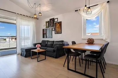 Stan 66 m², Poreč - trosoban s pogledom na more