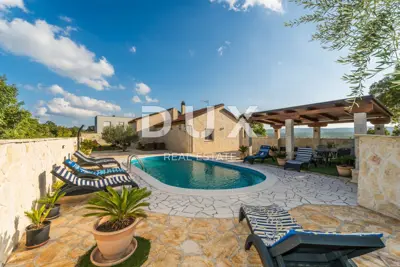 Haus 138 m², Pridraga - Steinvilla mit beheiztem Pool