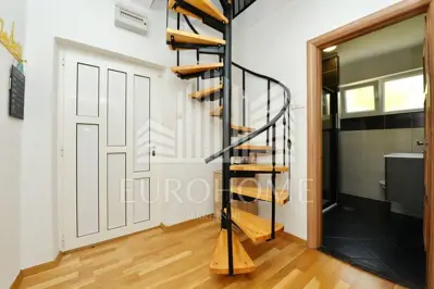 Stan Zadar, prvi red od mora 93.51 m² - 12