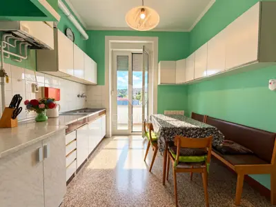 Wohnung 99 m², Rastočine - 2 Balkone und Meerblick - 9